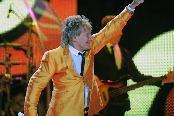 Rod Stewart Debuts ‘Silent Night’ From His ‘Merry Christmas, Baby’ Holiday Album