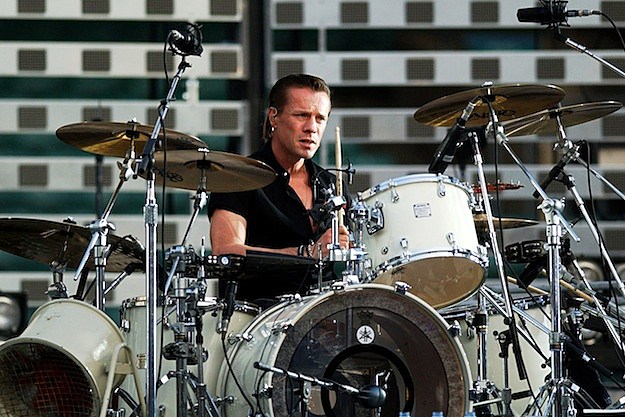 Drummer Larry Mullen Jr. Sings Lou Reed Tribute at U2 Show