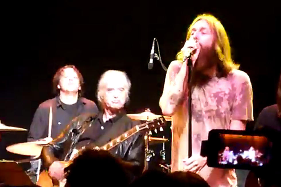 Jimmy Page Joins the Black Crowes on Stage in London