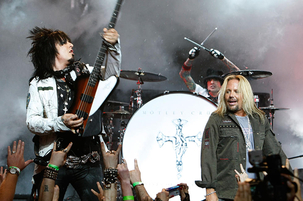 &#8217;30 Minutes or Less&#8217; Commercial Features Motley Crue&#8217;s &#8216;Kickstart My Heart&#8217;