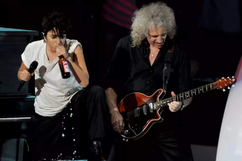 Queen&#8217;s Brian May Helps Lady Gaga Kick Off the 2011 MTV Video Music Awards
