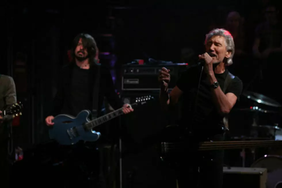 Roger Waters and Foo Fighters Perform &#8216;In the Flesh?&#8217; on &#8216;Late Night with Jimmy Fallon&#8217;