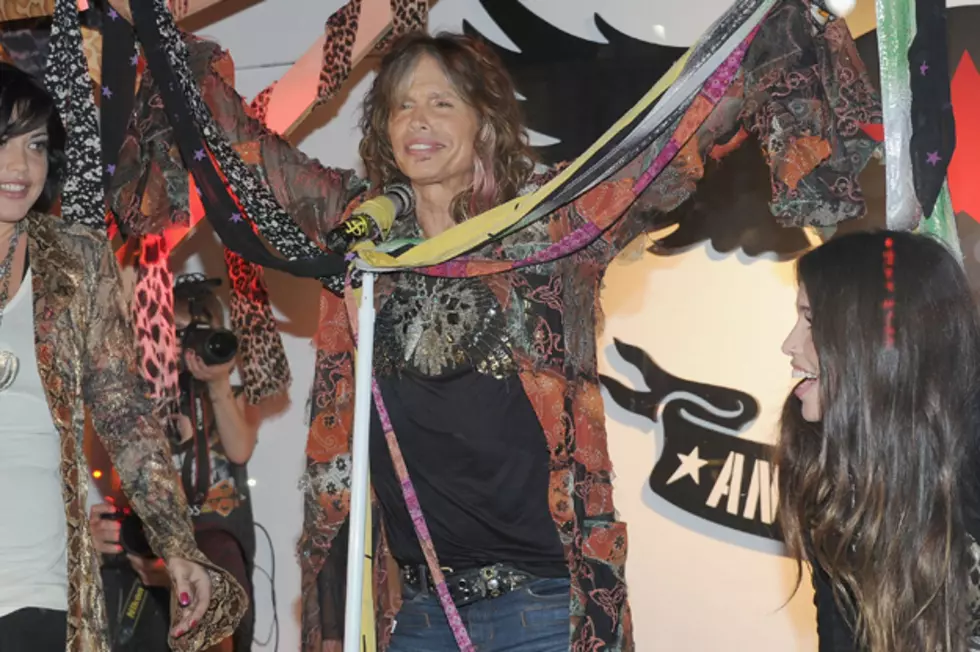 Aerosmith&#8217;s Steven Tyler Injured In &#8216;Nasty&#8217; Hotel Fall, Loses Several Teeth