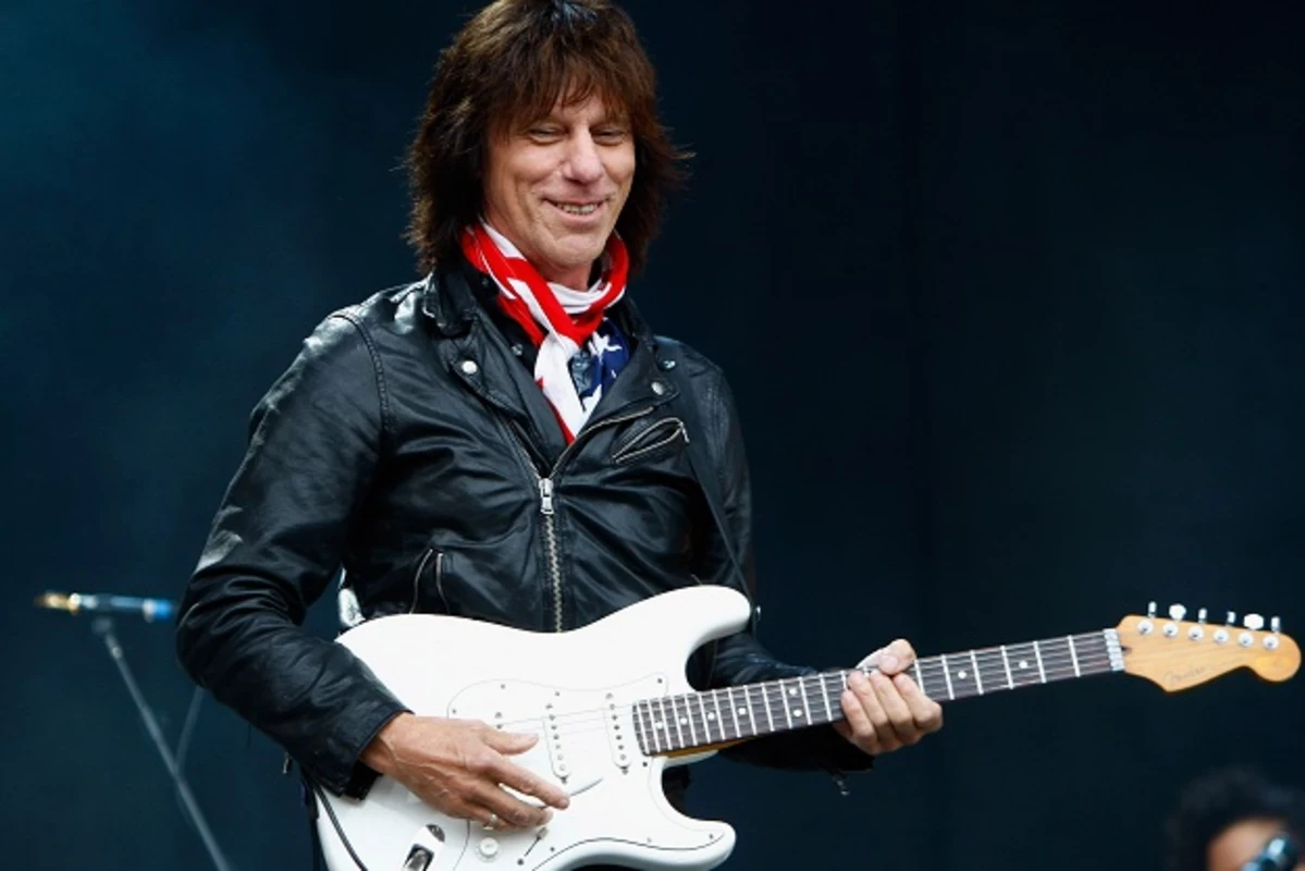 Jeff Beck to Receive Living Legend Award at Next Week's Classic Rock Roll  of Honour Ceremony