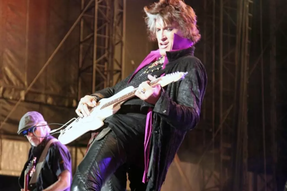 Joe Perry Talks New Aerosmith Projects, Life at Home + More During Twitter Q&A With Fans