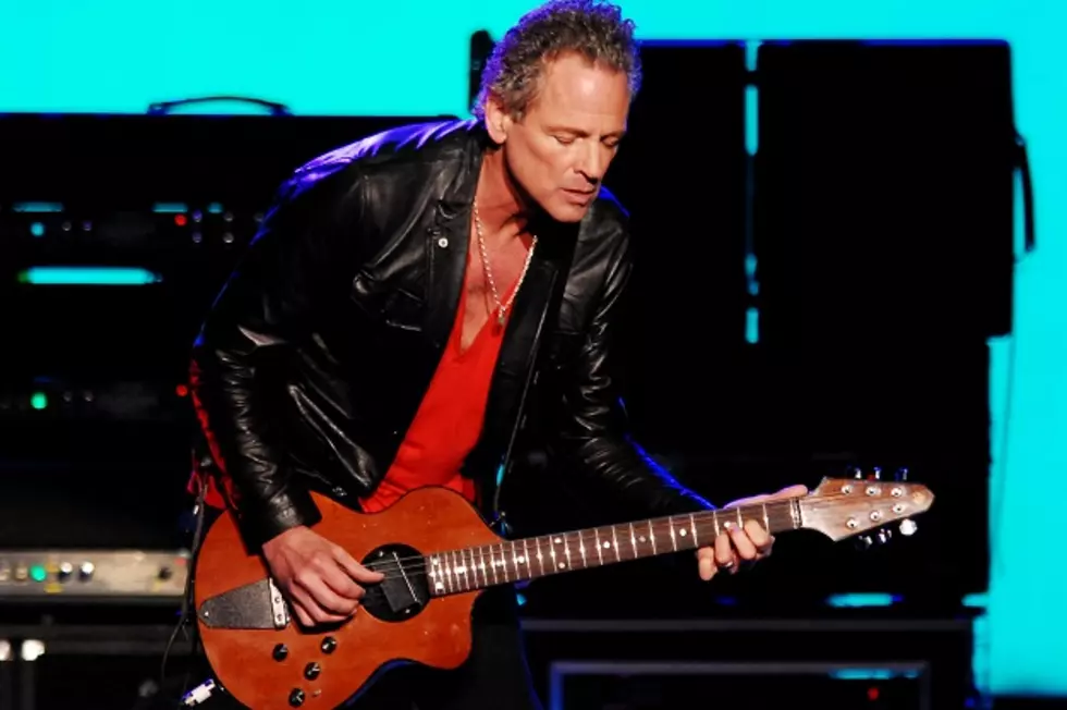 Fleetwood Mac&#8217;s Lindsey Buckingham Postpones U.K. Tour Due To Bandmate&#8217;s Injury