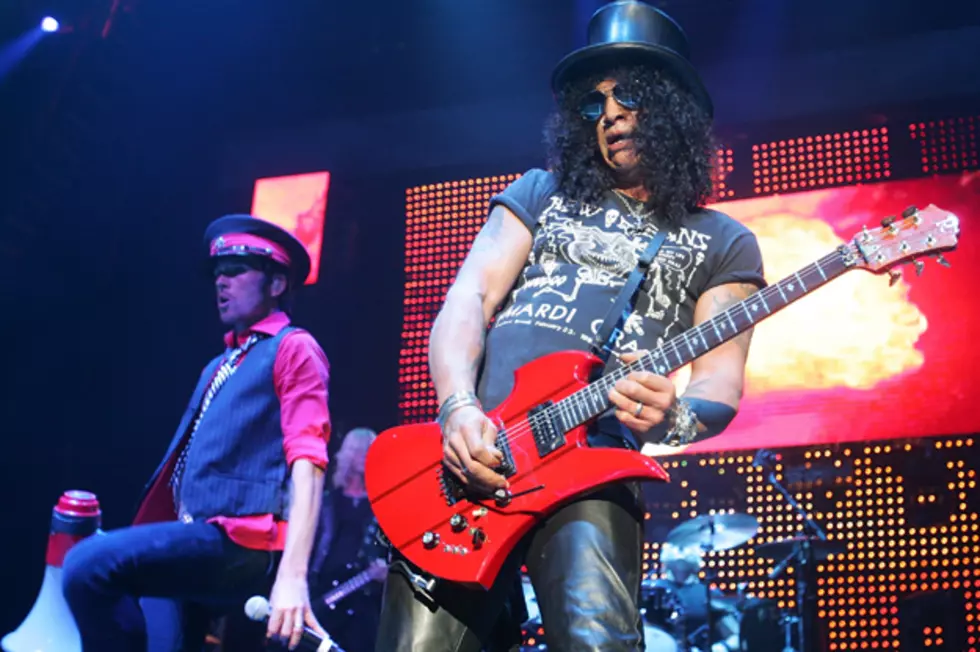 Slash Denies Scott Weiland is Back in Velvet Revolver: ‘He’s Out of His Mind’