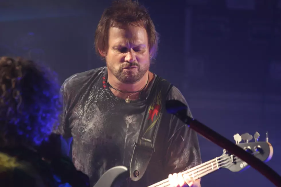 Ex-Van Halen Bassist Michael Anthony Doubts Story About Cancelled Tour Dates