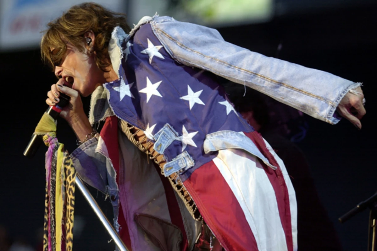 Steven Tyler – Artists Wearing the American Flag