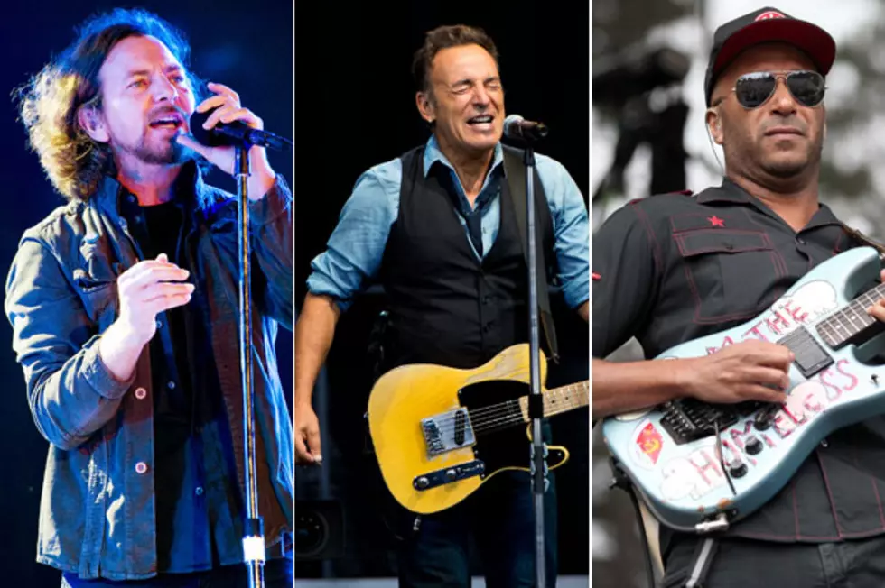 Bruce Springsteen Welcomes Eddie Vedder and Tom Morello at Chicago&#8217;s Wrigley Field