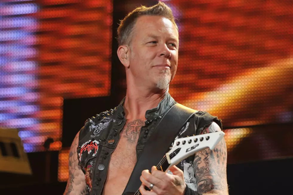 James Hetfield Plays ‘Enter Sandman’ With Kids After Receiving Award