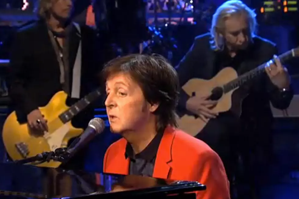 Paul McCartney Joined by Joe Walsh + Nirvana Members on &#8216;Saturday Night Live&#8217;