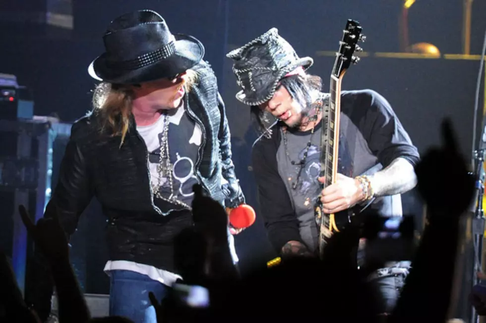 Guns N’ Roses Fan Planning to Sue After Axl Rose’s Microphone Busts His Mouth