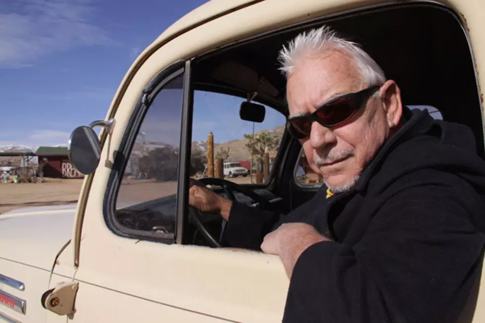 Eric Burdon Talks Animals, Water, War, Life, Death and Rock &#038; Roll!