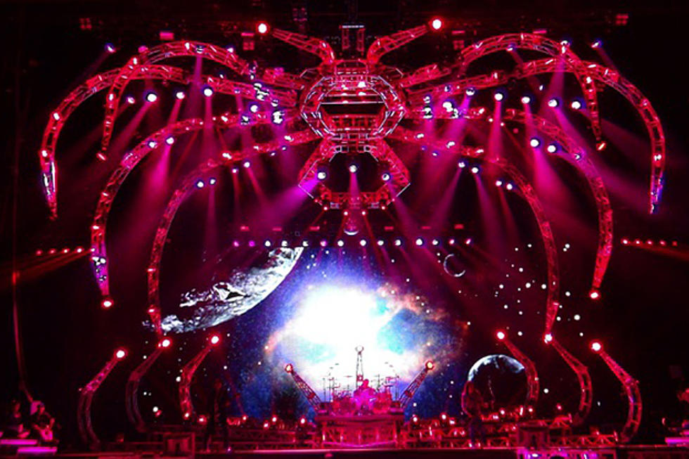 Kiss Offer First Peek at New Stage Set