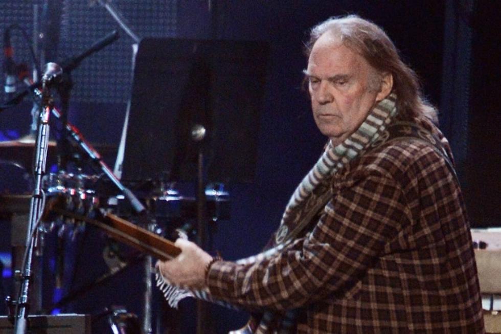 Neil Young Announces New &#8216;Low-Tech&#8217; Album