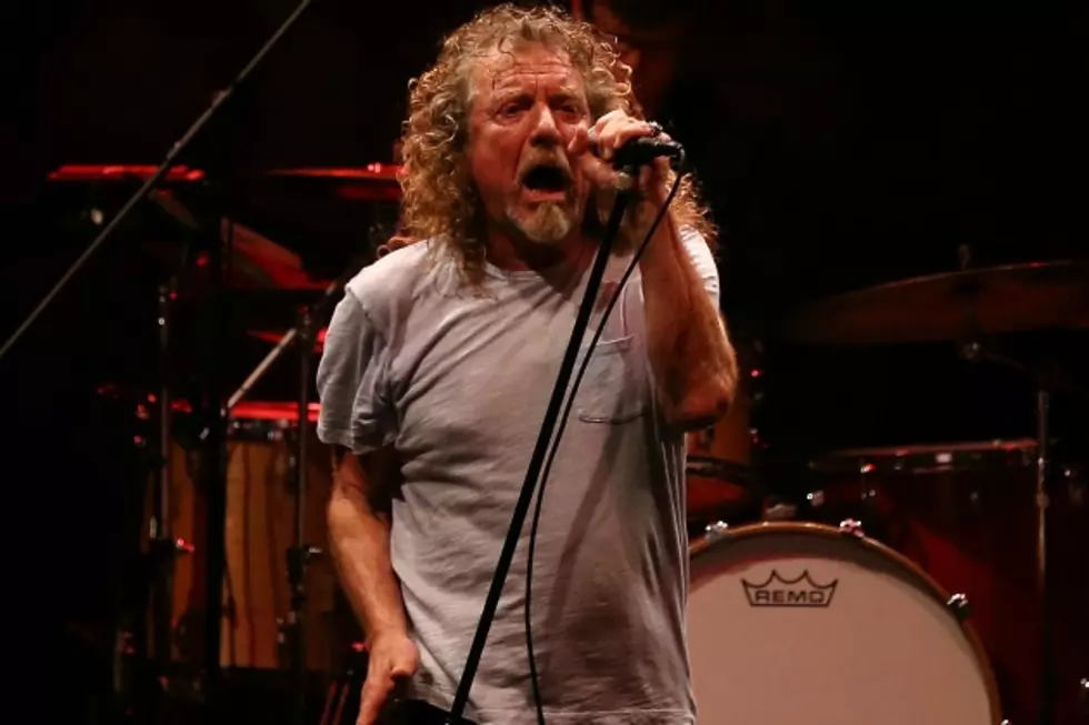 Robert Plant Plays Surprise Show
