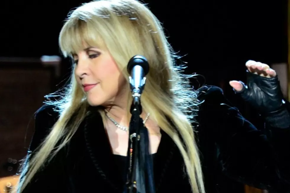 Stevie Nicks Sings ‘Rhiannon,’ Twirls Shawl on ‘American Horror Story’
