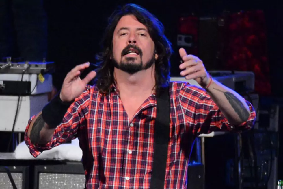 Dave Grohl Covers ‘Under Pressure’