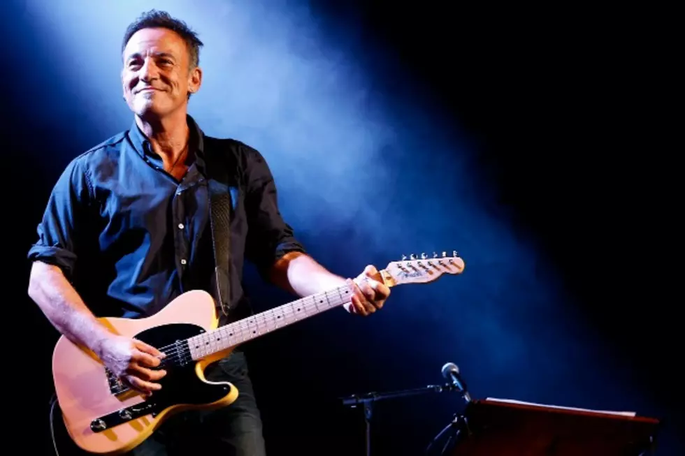 Bruce Springsteen Tells Dirty Jokes Onstage