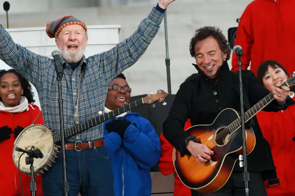 Bruce Springsteen Pays Tribute to Pete Seeger