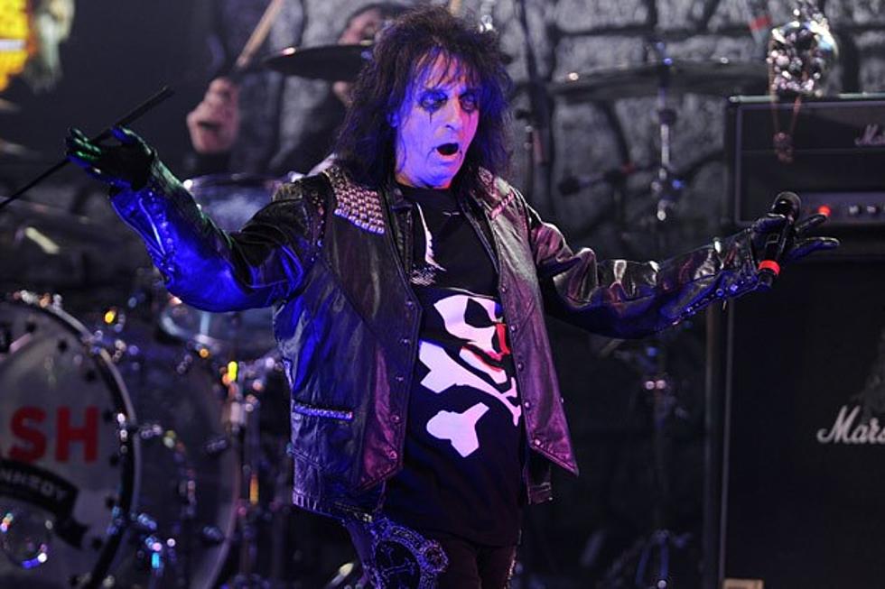 Alice Cooper Rings in 2014 With All-Star Charity Concert