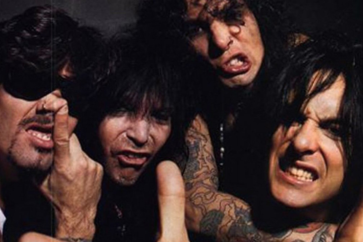 25 Years Ago: Motley Crue Struggle to Move Ahead With New Singer1200 x 800