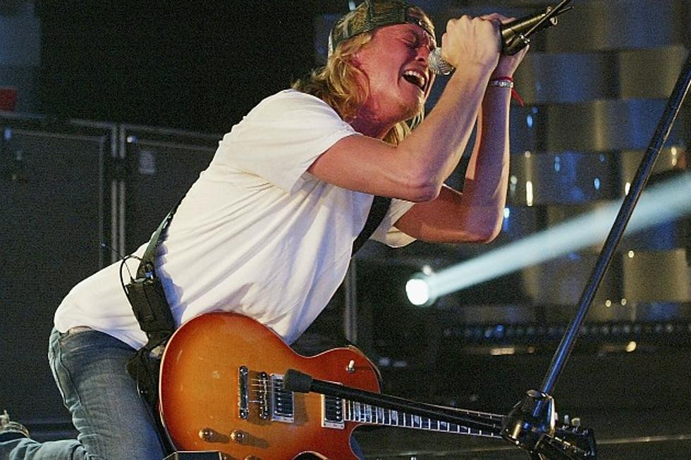 Puddle of Mudd Singer Pitches Bizarre Onstage Tantrum