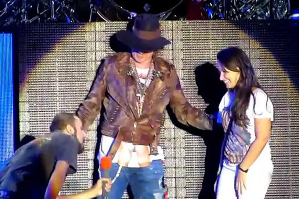 Man Proposes to Girlfriend Onstage During Guns N’ Roses Concert