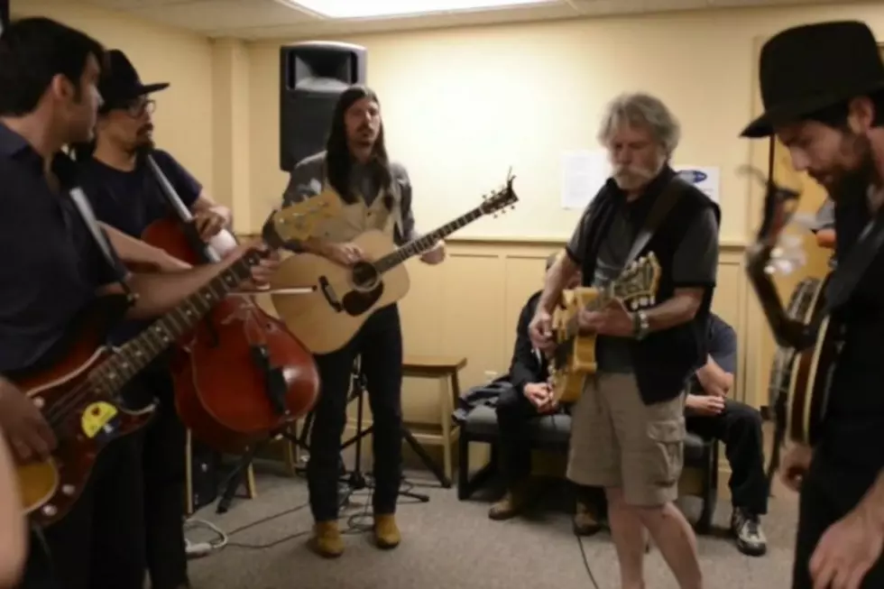Watch Bob Weir Jam Backstage with the Avett Brothers