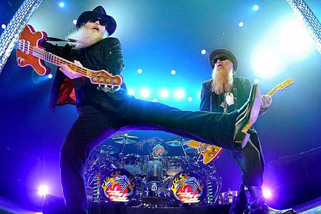 Updated with Photos: ZZ Top&#8217;s Summer Tour to Feature Dusty Hill Switching Between Bass and Keyboards