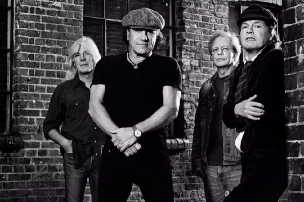 AC/DC Posts New Group Photo &#8211; Without Phil Rudd