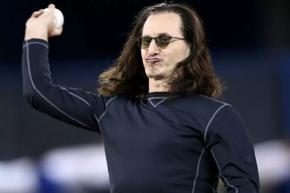 Geddy Lee Fields Baseball Questions From Fans on Twitter