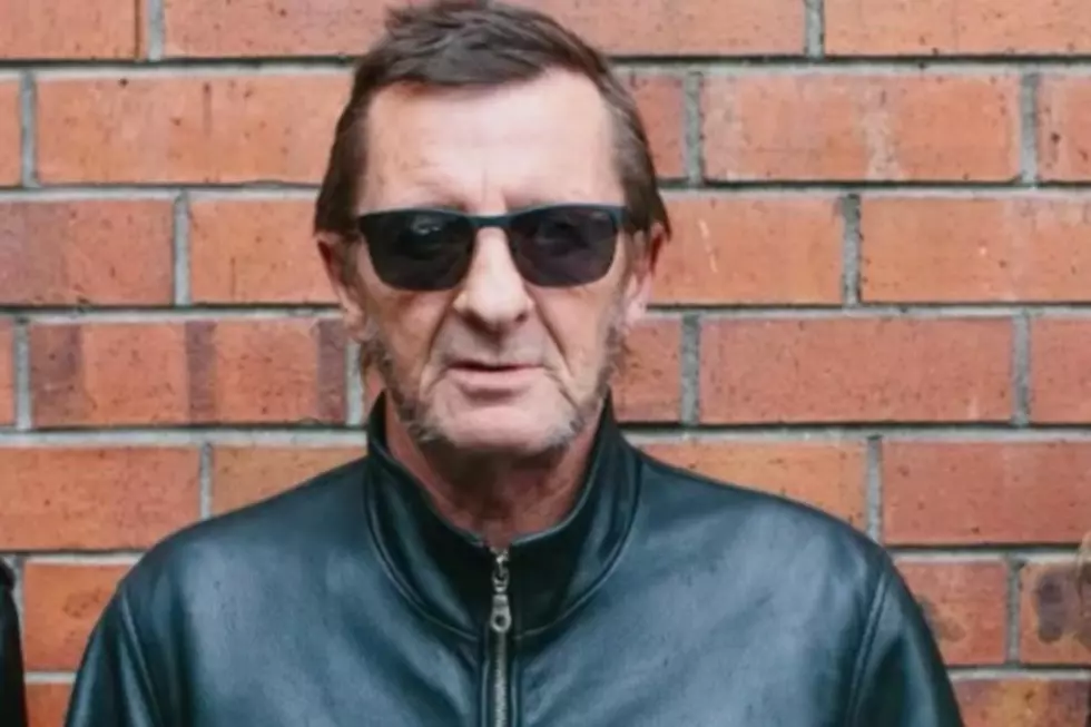 Phil Rudd Plays It Cool While Awaiting Trial