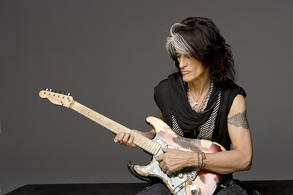 Joe Perry Talks About His New Christmas Record, Aerosmith's Future - Exclusive Interview