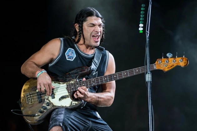 METALLICA's ROBERT TRUJILLO Throws His Weight Behind Crowdfunding