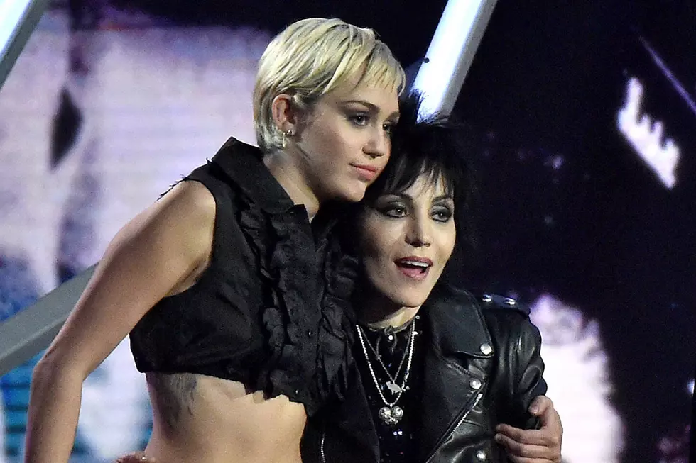 Miley Cyrus Inducts Joan Jett Into the Rock and Roll Hall of Fame