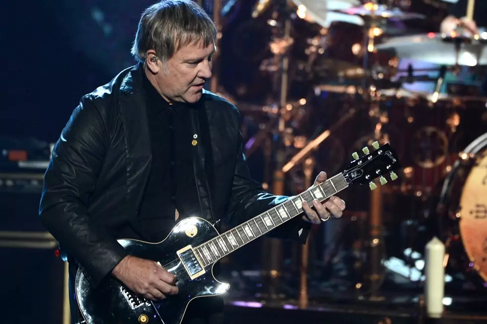Alex Lifeson Is Suffering From Arthritis
