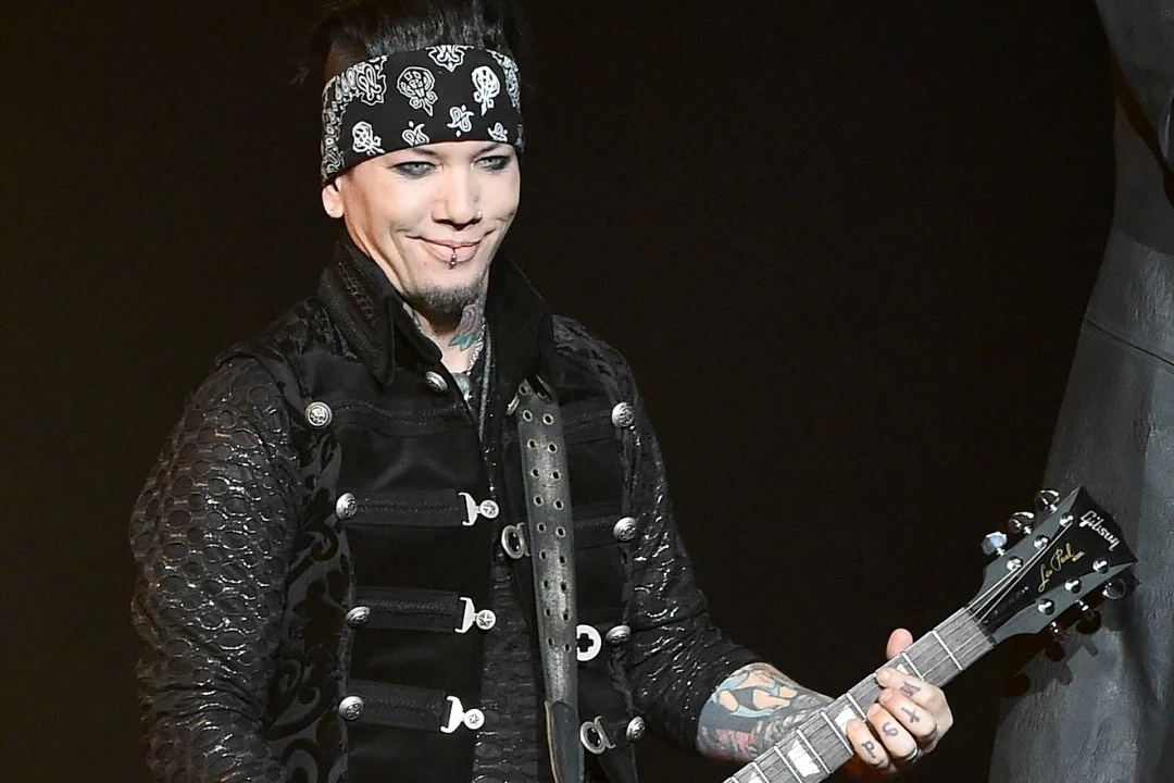 Dj Ashba Reportedly Involved In Concert Fight Over E Cigarette