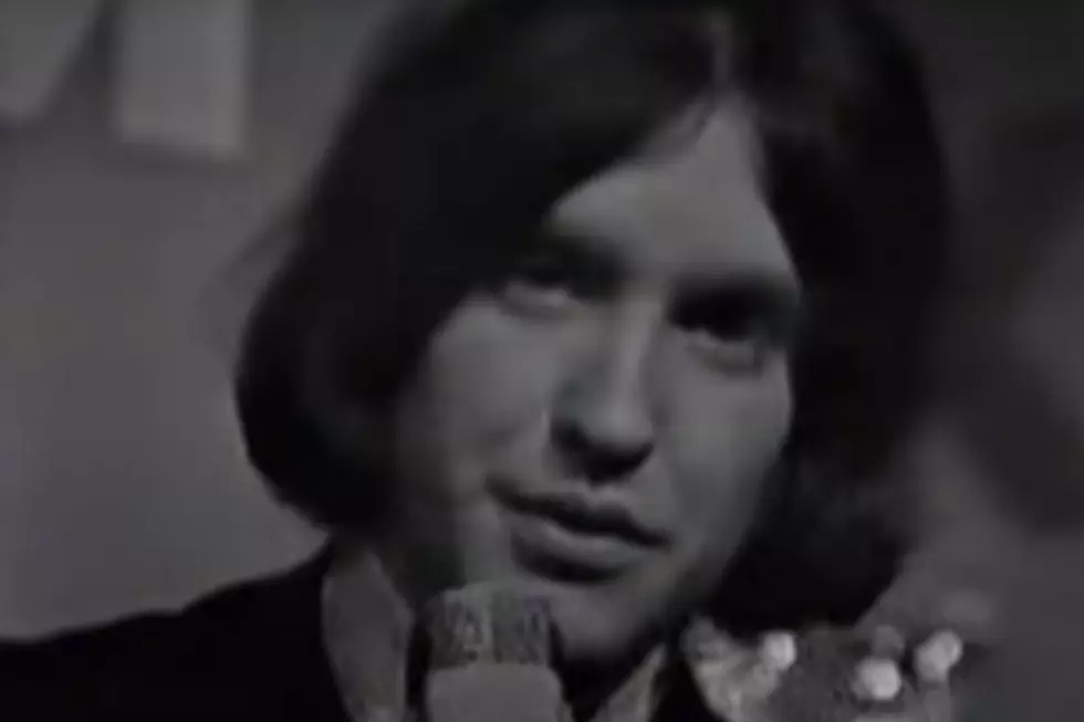 Why the Kinks' Dave Davies Was Knocked Out by Bandmate Onstage