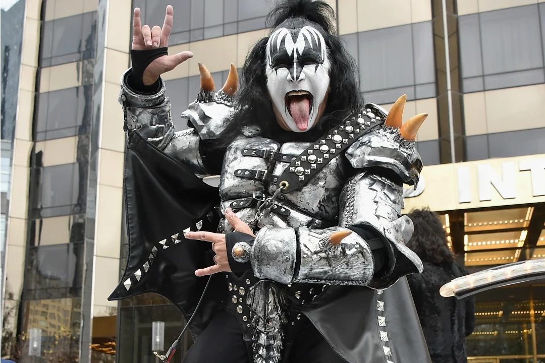 Wizard World Philadelphia: An Evening with Gene Simmons and His