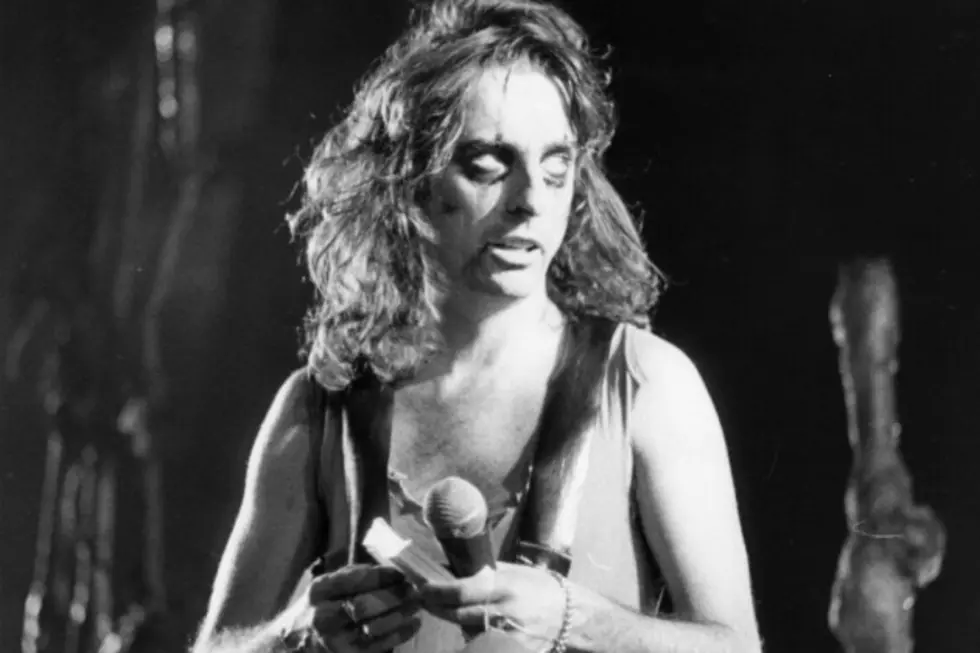 40 Years Ago: Alice Cooper Falls Off Stage, Breaks Six Ribs