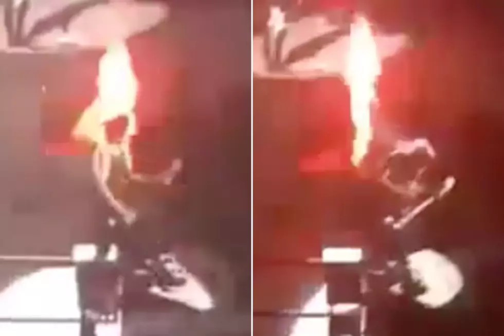 Guitarist&#8217;s Hair Catches on Fire During London Arena Show