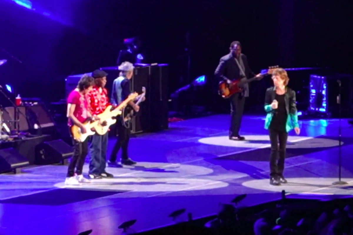 Watch Buddy Guy Join the Rolling Stones for 'Champagne and Reefer'