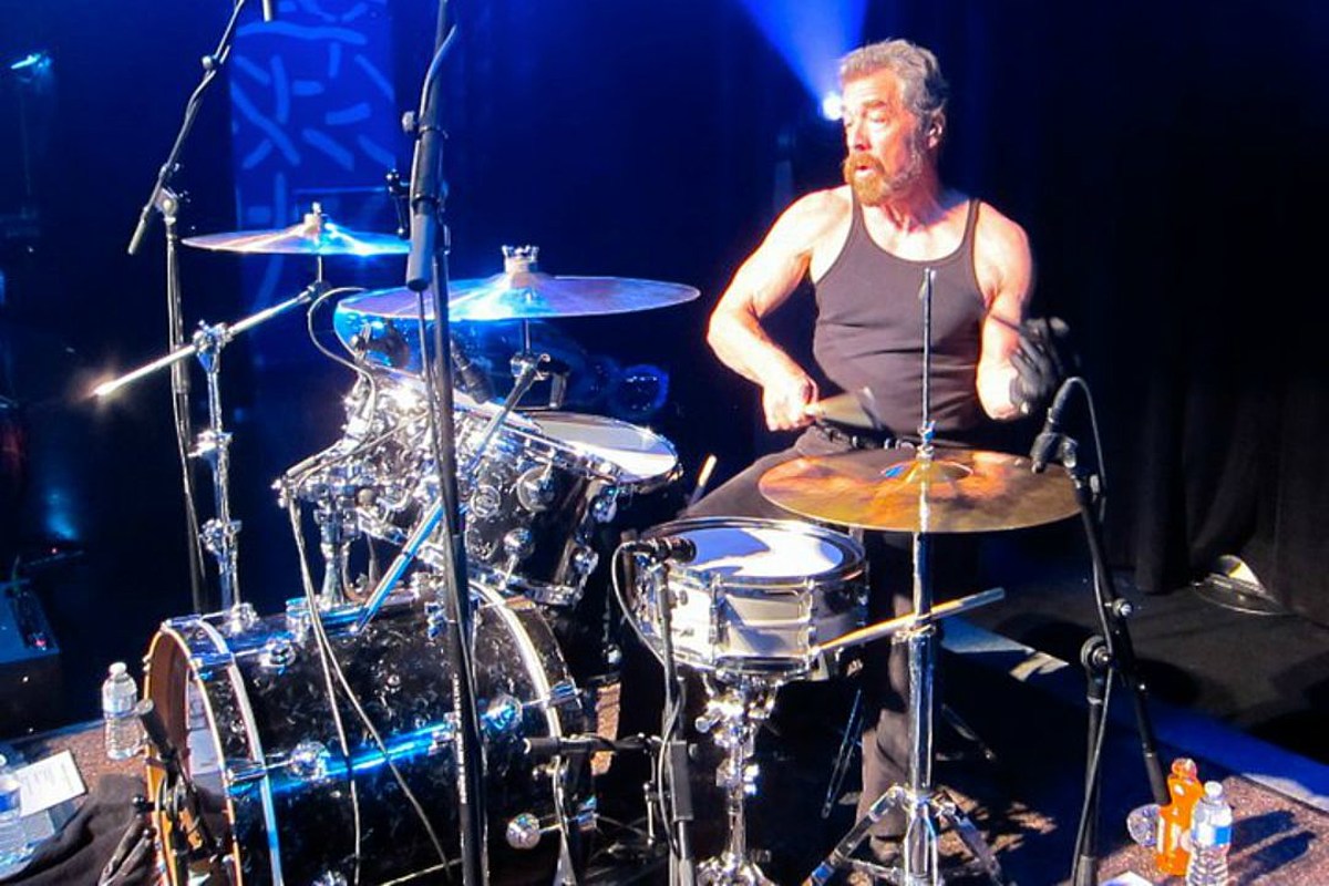 CCR drummer Doug 'Cosmo' Clifford on John Fogerty, new music, Arizona