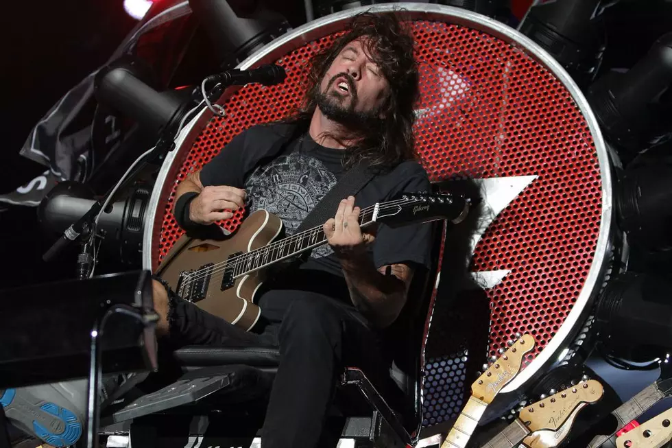 Watch Dave Grohl Sing ‘My Hero’ to Crying Fan at Foo Fighters Concert