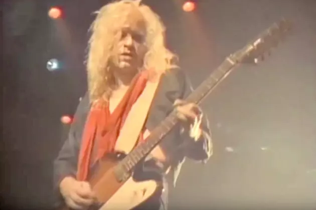 Phil Collen Looks Back on Steve Clark&#8217;s Final Days in Excerpt From His &#8216;Adrenalized&#8217; Memoir