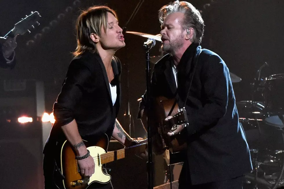 Watch John Mellencamp Join Keith Urban for a CMA Awards Performance of &#8216;Pink Houses&#8217;