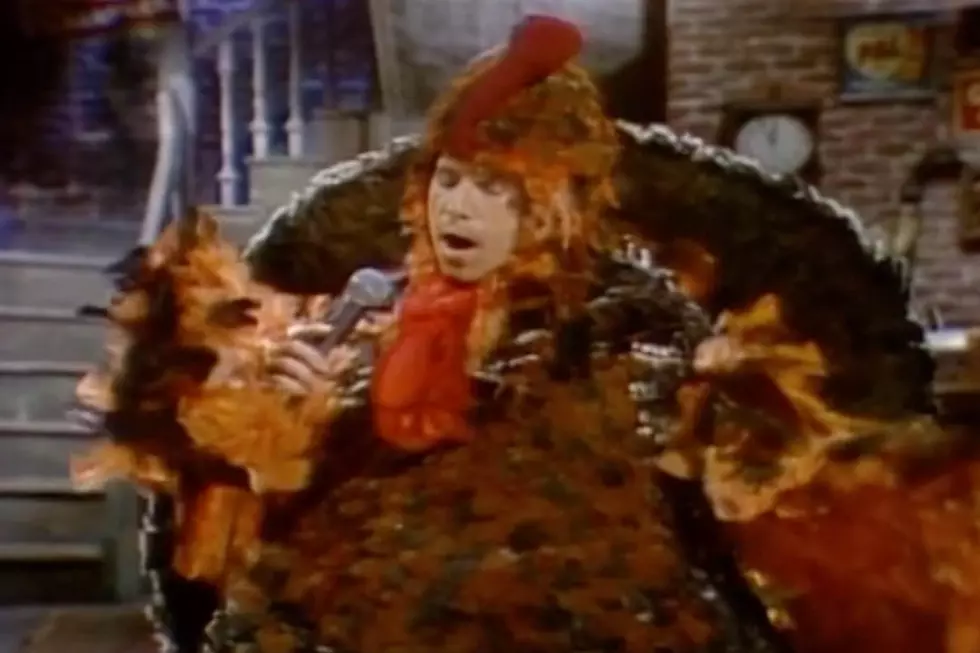How Paul Simon Ended Up Wearing a Turkey Suit on ‘Saturday Night Live’