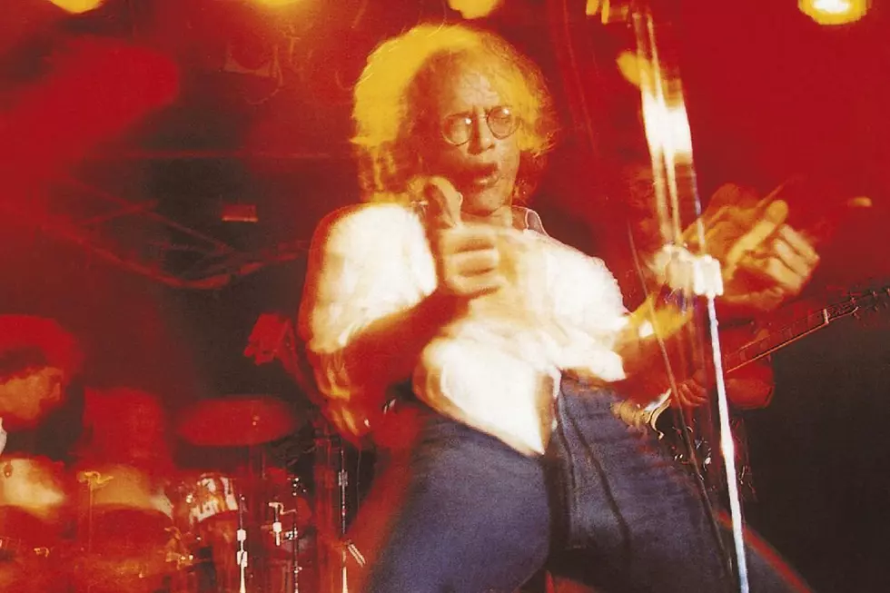 How Warren Zevon Cut Loose on ‘Stand in the Fire’